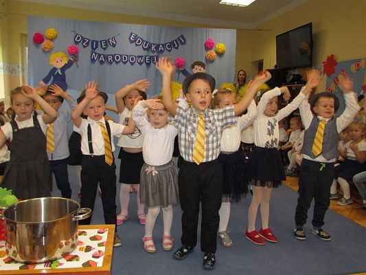 Grafika #39: Dzień Edukacji Narodowej w naszym przedszkolu