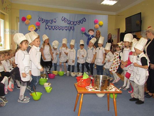 Grafika #43: Dzień Edukacji Narodowej w naszym przedszkolu