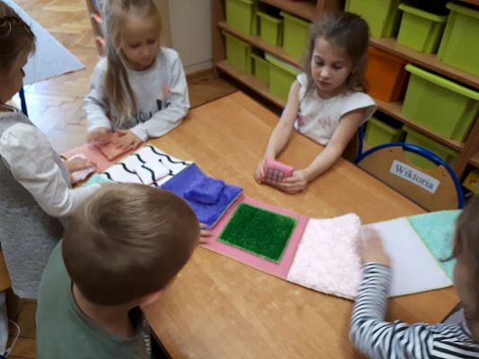Grafika #11: 09.10.2019 Zajęcia gimnastyczne w gr II z elementami Metody Integracji Sensorycznej