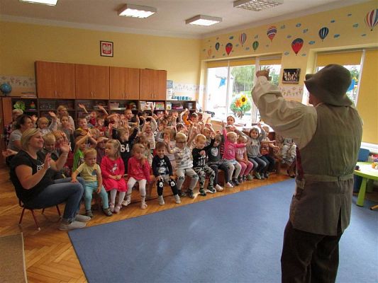 Grafika #3: 07.10.2019 Przedstawienie pt. "Jaś w krainie bajek"