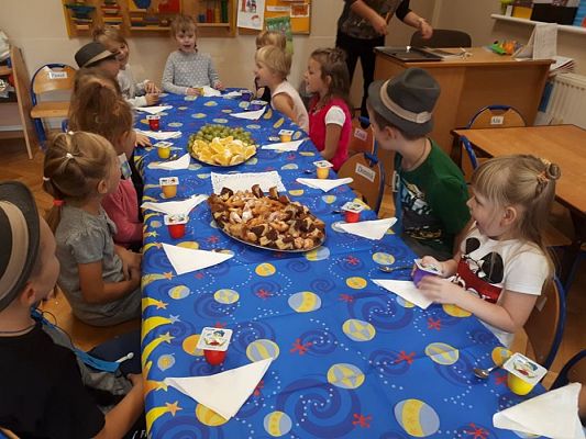 Grafika #15: 30.09.2019 Dzień Chłopaka