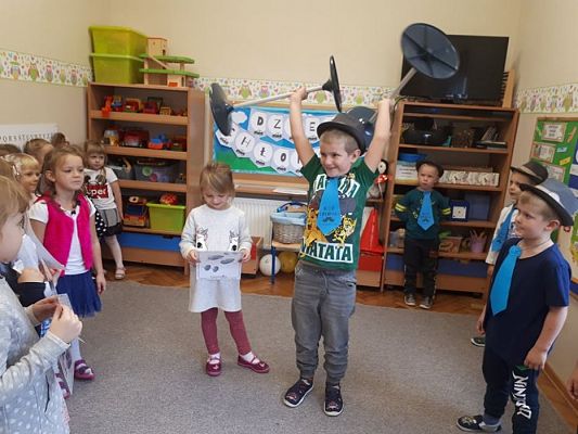 Grafika #41: 30.09.2019 Dzień Chłopaka