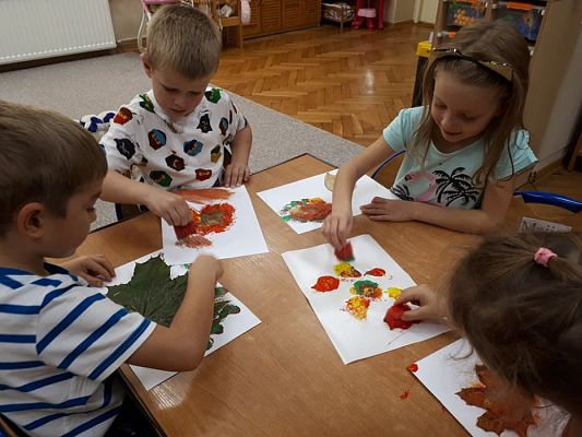 Grafika #1: 26.09.2019 Mały badacz razem z książką poznaje świat Gr II