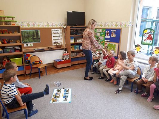 Grafika #3: 26.09.2019 Mały badacz razem z książką poznaje świat Gr II