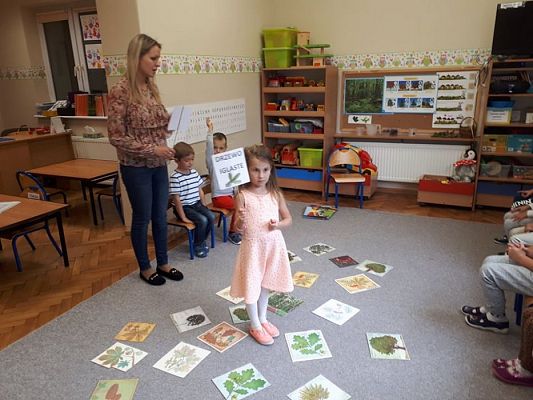 Grafika #10: 26.09.2019 Mały badacz razem z książką poznaje świat Gr II