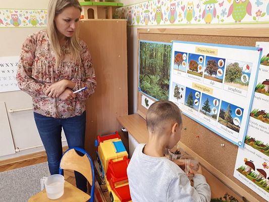 Grafika #15: 26.09.2019 Mały badacz razem z książką poznaje świat Gr II