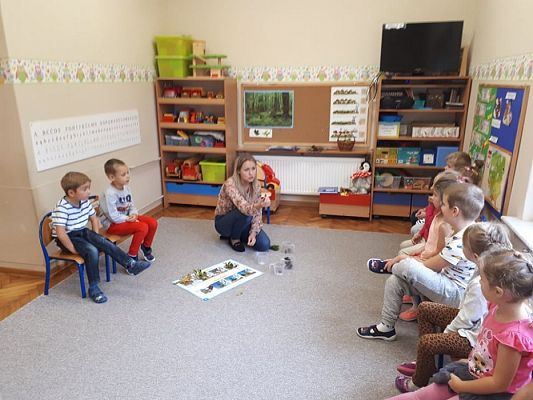 Grafika #48: 26.09.2019 Mały badacz razem z książką poznaje świat Gr II