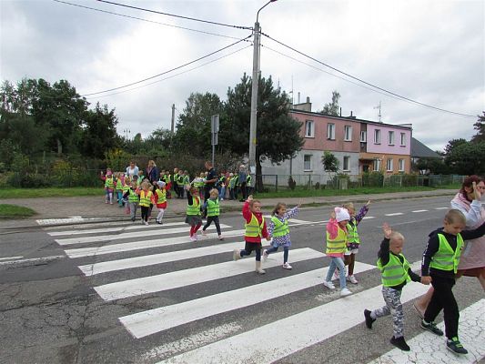 Grafika #40: 10.09.2019 Spotkanie z policjantem nt.&quot;Bezpieczna droga do przedszkola&quot;