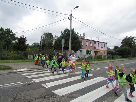 Grafika #42: 10.09.2019 Spotkanie z policjantem nt.&quot;Bezpieczna droga do przedszkola&quot;