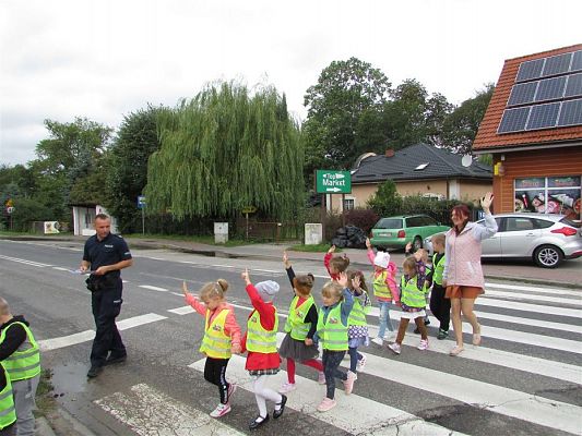 Grafika #53: 10.09.2019 Spotkanie z policjantem nt.&quot;Bezpieczna droga do przedszkola&quot;