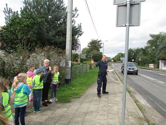 Grafika #54: 10.09.2019 Spotkanie z policjantem nt.&quot;Bezpieczna droga do przedszkola&quot;