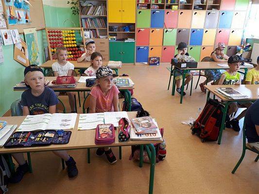 Grafika #3: 12.06.2019 Nasza pierwsza wizyta w szkole