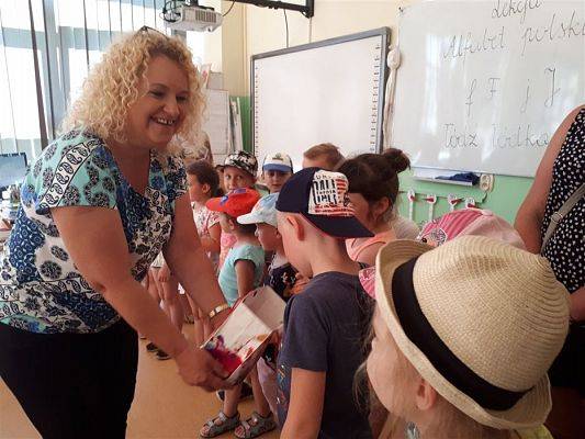 Grafika #8: 12.06.2019 Nasza pierwsza wizyta w szkole