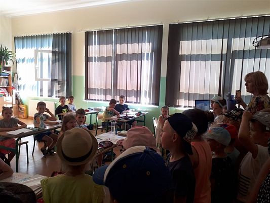 Grafika #9: 12.06.2019 Nasza pierwsza wizyta w szkole