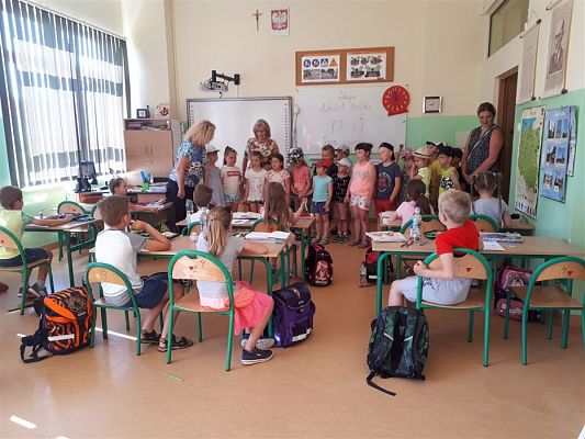 Grafika #10: 12.06.2019 Nasza pierwsza wizyta w szkole