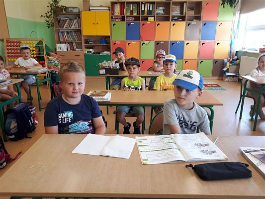 Grafika #15: 12.06.2019 Nasza pierwsza wizyta w szkole