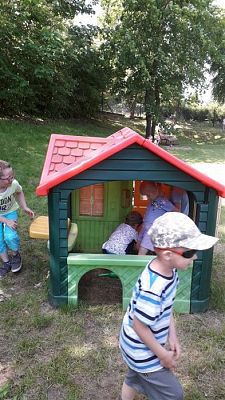 Grafika #7: 06.06.2019 Zabawy w przedszkolnym ogródku