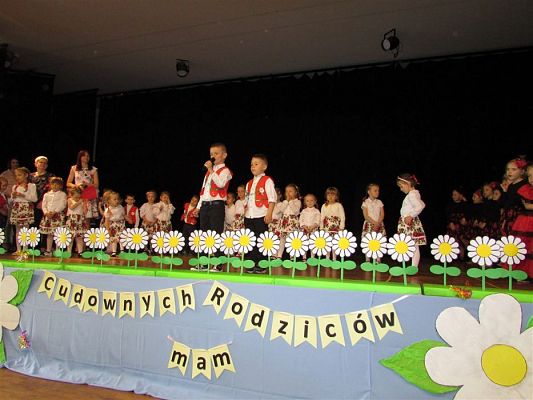 Grafika #16: 29.05.2019 Dzień Mamy i Taty w GOKiS w Wicku