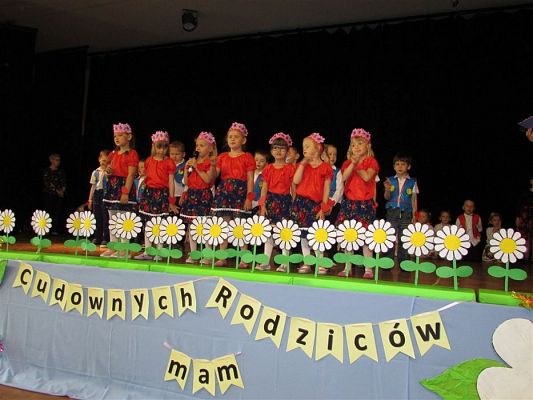 Grafika #27: 29.05.2019 Dzień Mamy i Taty w GOKiS w Wicku