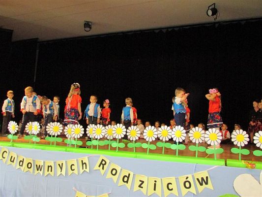 Grafika #42: 29.05.2019 Dzień Mamy i Taty w GOKiS w Wicku