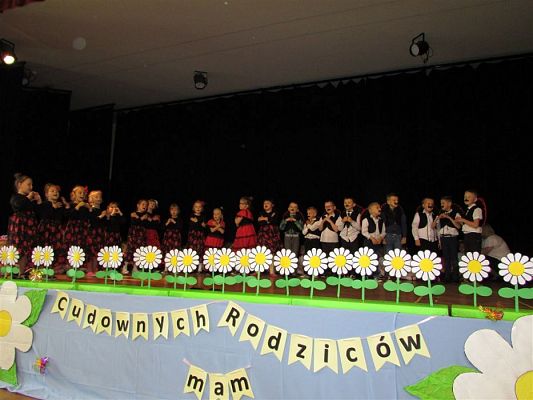 Grafika #56: 29.05.2019 Dzień Mamy i Taty w GOKiS w Wicku