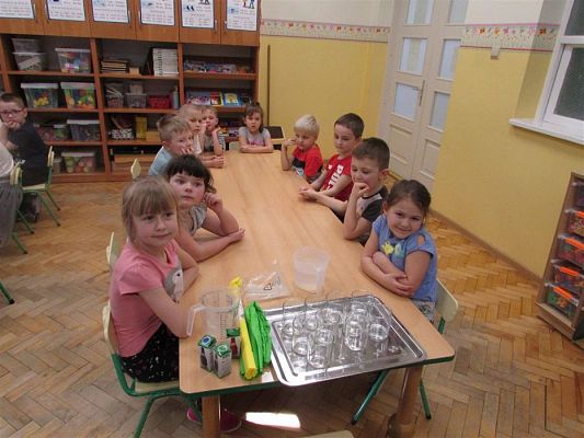 Grafika #0: Fotorelacja z Klubu Małego Odkrywcy