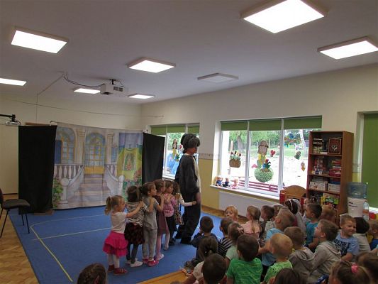 Grafika #15: 23.05.2019 Przedstawienie w wykonaniu teatru "Duet" z Krakowa pt."Magiczny ołówek"