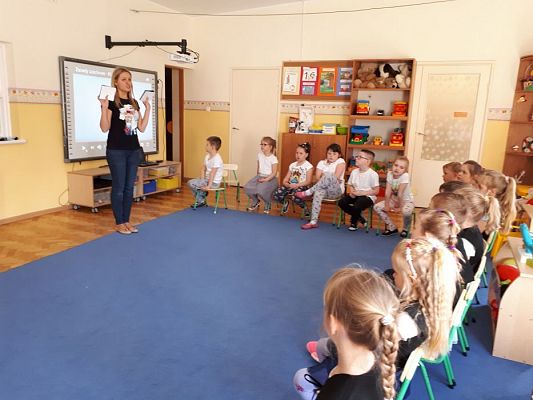 Grafika #3: 20.05.2019 Cyfrowe granie na dywanie. Zajęcia klubu szachowego "Szach-Mat".