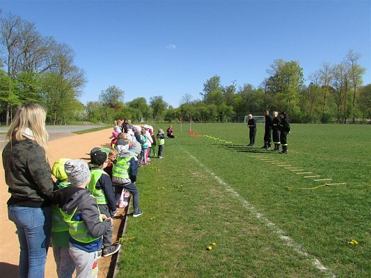 Grafika #11: 08.05.2019 Spotkanie ze strażakami z OSP w Wicku