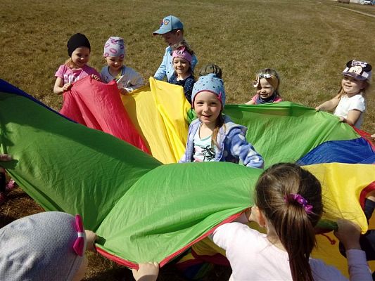 Grafika #12: 25.04.2019 Światowy Dzień Ziemi - zabawy i gry terenowe