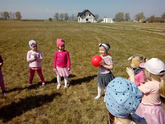 Grafika #16: 25.04.2019 Światowy Dzień Ziemi - zabawy i gry terenowe