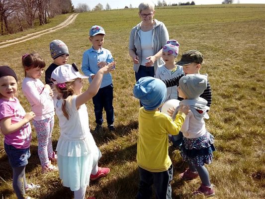 Grafika #18: 25.04.2019 Światowy Dzień Ziemi - zabawy i gry terenowe