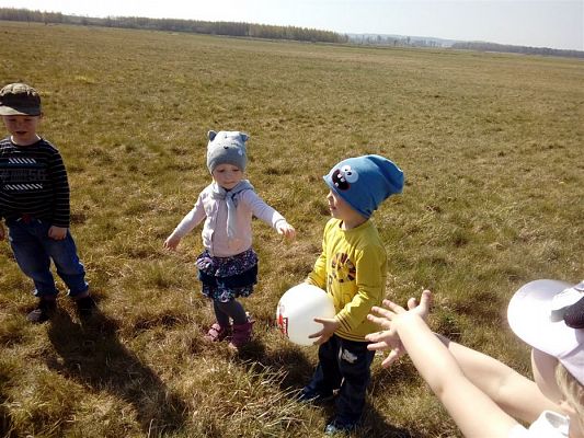 Grafika #19: 25.04.2019 Światowy Dzień Ziemi - zabawy i gry terenowe