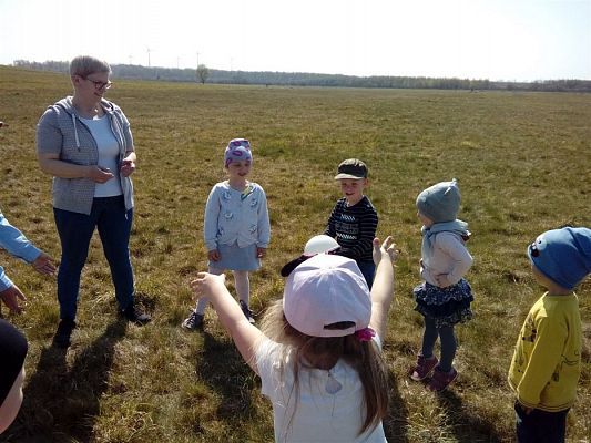 Grafika #21: 25.04.2019 Światowy Dzień Ziemi - zabawy i gry terenowe