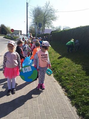 Grafika #29: 25.04.2019 Światowy Dzień Ziemi - zabawy i gry terenowe