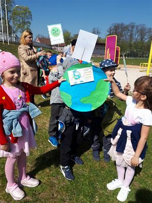 Grafika #35: 25.04.2019 Światowy Dzień Ziemi - zabawy i gry terenowe