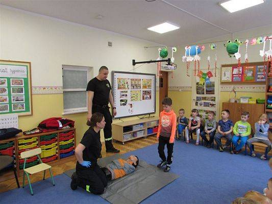 Grafika #7: 08.04.2019 Spotkanie ze Strażakami -ratownikami