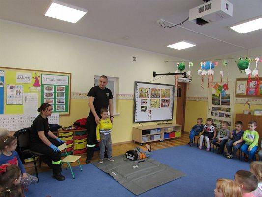 Grafika #13: 08.04.2019 Spotkanie ze Strażakami -ratownikami