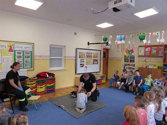 Grafika #14: 08.04.2019 Spotkanie ze Strażakami -ratownikami