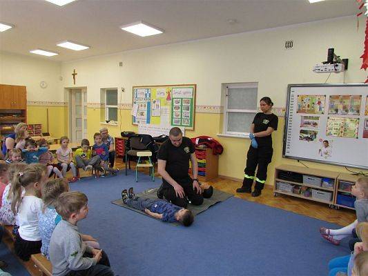 Grafika #18: 08.04.2019 Spotkanie ze Strażakami -ratownikami