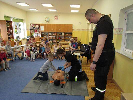 Grafika #25: 08.04.2019 Spotkanie ze Strażakami -ratownikami