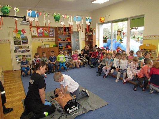 Grafika #35: 08.04.2019 Spotkanie ze Strażakami -ratownikami