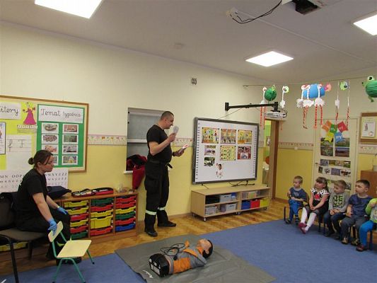 Grafika #42: 08.04.2019 Spotkanie ze Strażakami -ratownikami