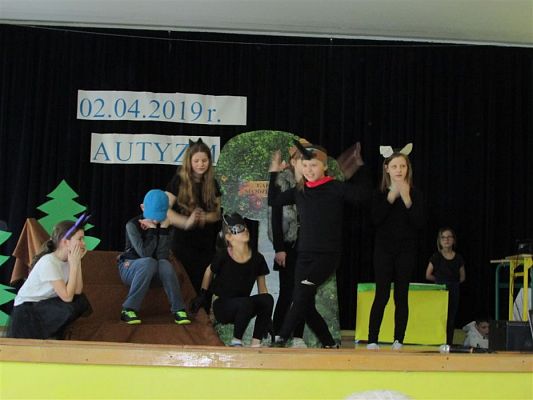 Grafika #4: 04.04.2019 Przedstawienie pt. "Czarodziej Śmiech"