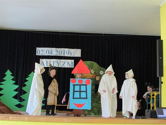 Grafika #7: 04.04.2019 Przedstawienie pt. "Czarodziej Śmiech"