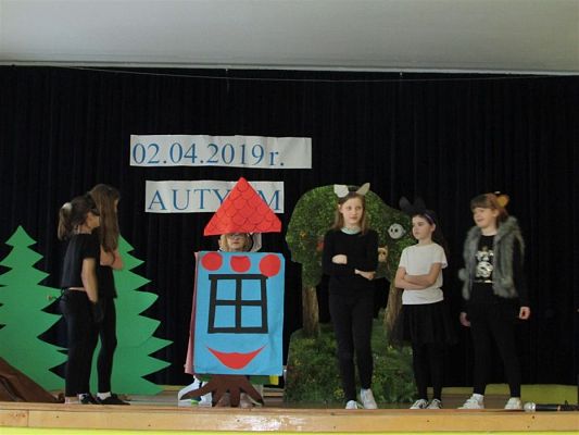 Grafika #11: 04.04.2019 Przedstawienie pt. "Czarodziej Śmiech"