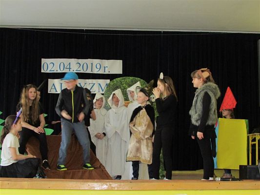 Grafika #12: 04.04.2019 Przedstawienie pt. "Czarodziej Śmiech"