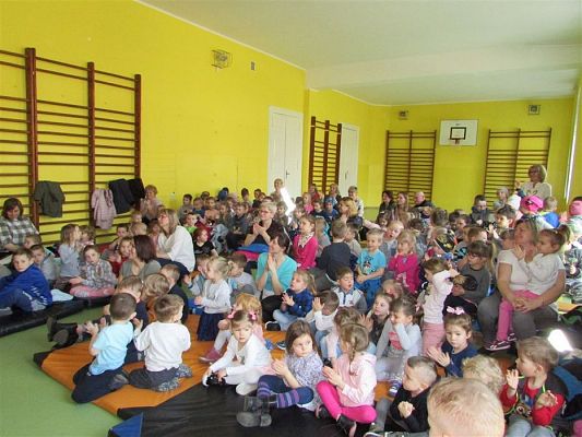 Grafika #18: 04.04.2019 Przedstawienie pt. "Czarodziej Śmiech"