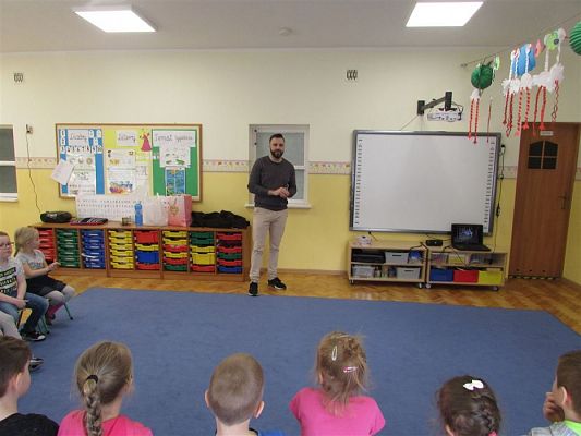 Grafika #3: 03.04.2019 Zajęcia profilaktyczne na temat środków uzależniających i zagrożeń z nimi związanych