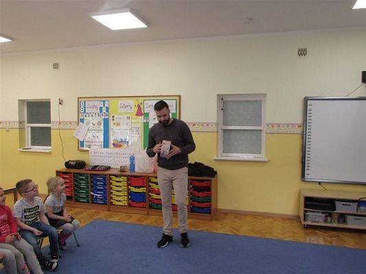 Grafika #4: 03.04.2019 Zajęcia profilaktyczne na temat środków uzależniających i zagrożeń z nimi związanych